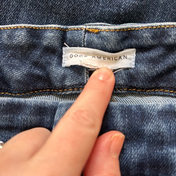 Good American Good Waist Crop 16 - Picture 13 of 16